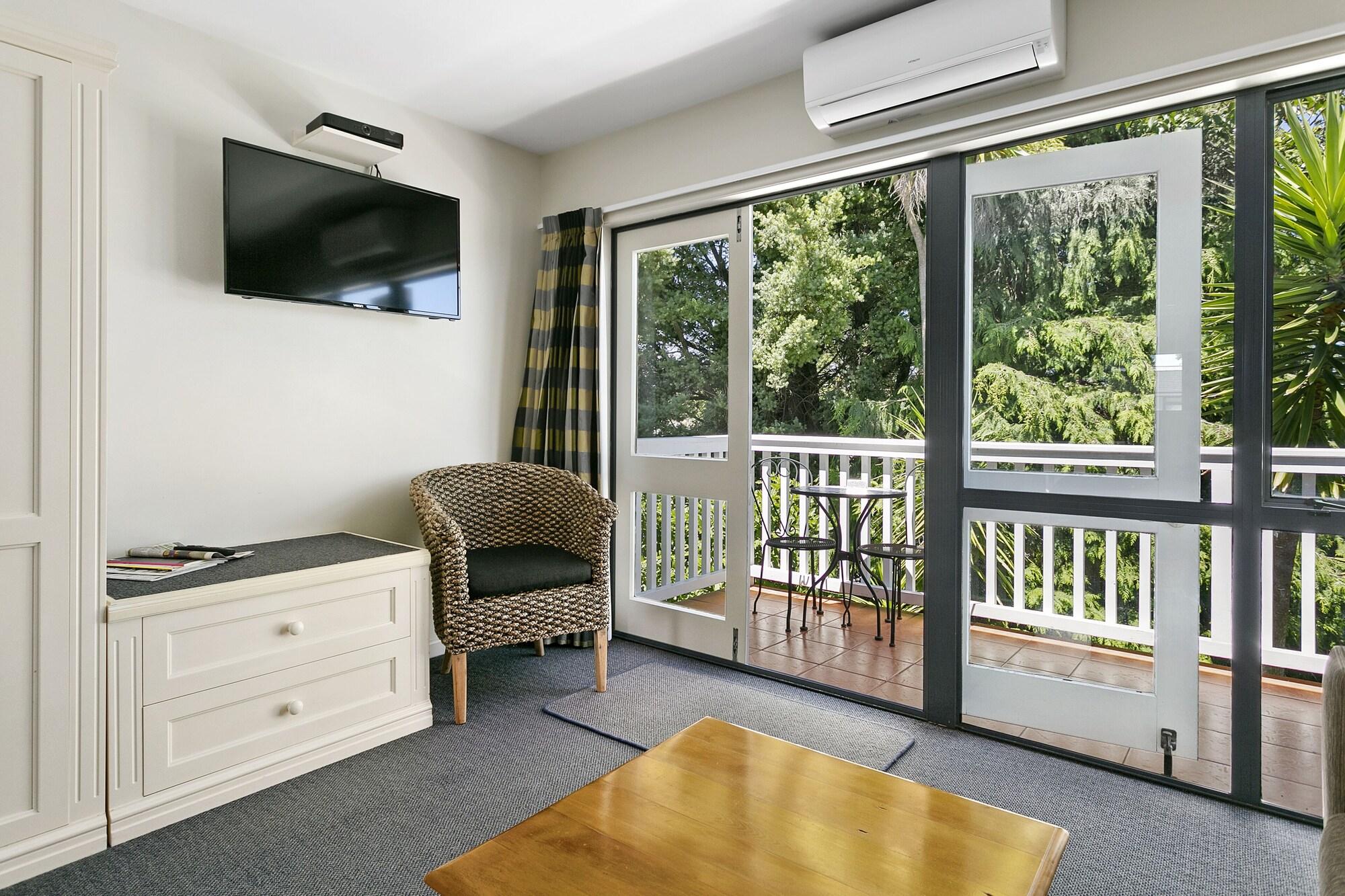 Baycrest Thermal Lodge Taupo Exterior photo