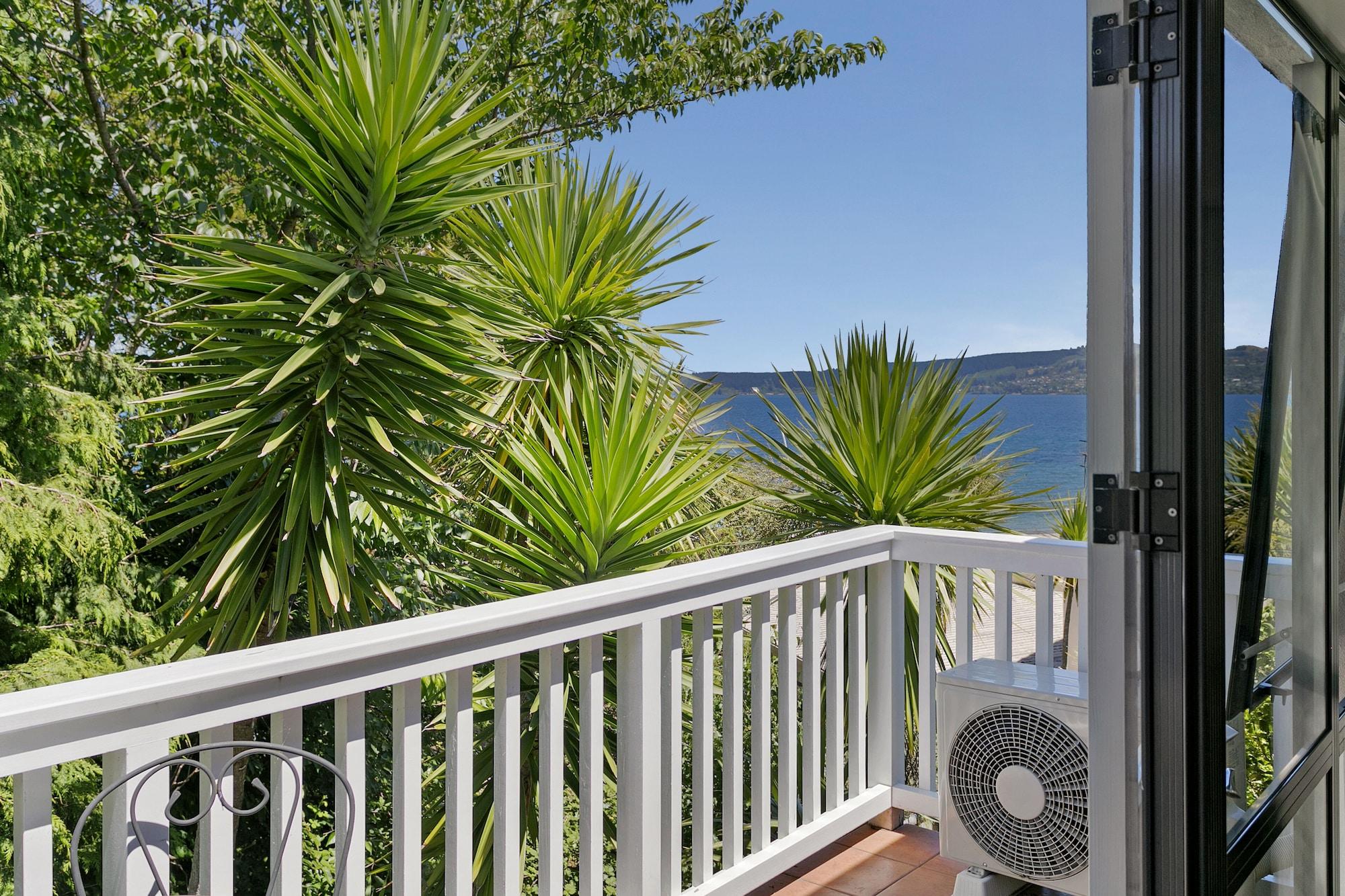 Baycrest Thermal Lodge Taupo Exterior photo