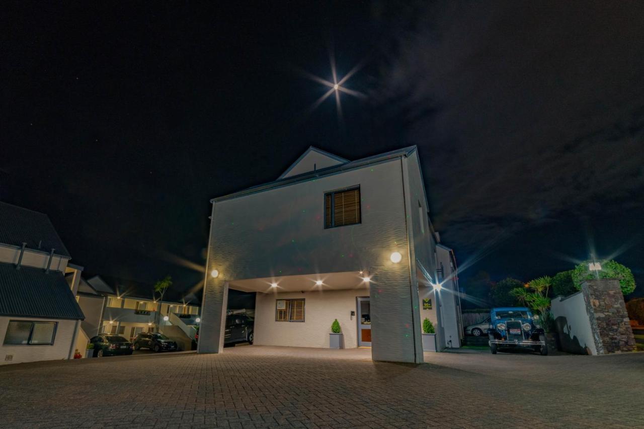 Baycrest Thermal Lodge Taupo Exterior photo